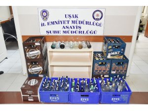 Uşak’ta 424 şişe kaçak alkollü içki imha edildi