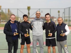 Salihli’de nefesleri kesen tenis turnuvası