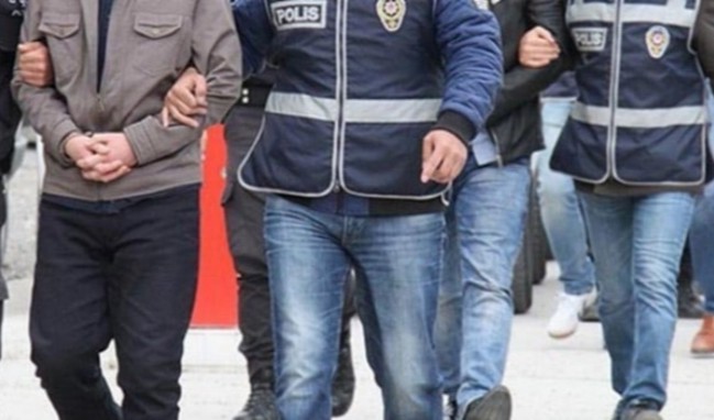 Ankara'da öğretmen ve mühendislere FETÖ operasyonu