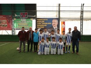 Miniklerde futbol turnuvası heyecanı başladı