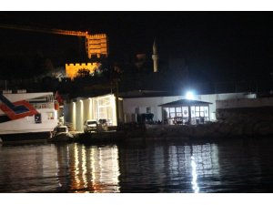 Jet-ski’den denize düşen 2 kaçak son anda kurtarıldı