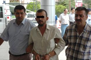 Tartıştığı kişinin boğazını kesti