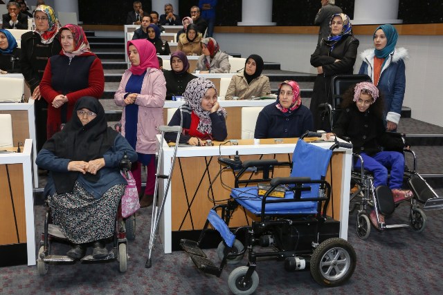 Engelliler için İsveç’ten yola çıkan tır Meram’da