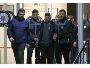 Kan bulaşan eşofmanını yaktı ama polisten kaçamadı