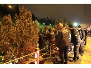 Başkent’te dengesini kaybeden genç dereye düştü
