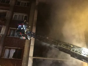 Zeytinburnu’nda 5 katlı bir iş yerinde yangın