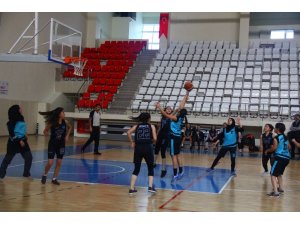 Genç Kızlar Basketbol müsabakaları başladı