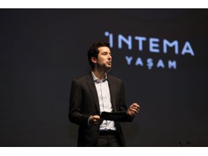 Ferzan Özpetek İntema Yaşam’ın oturum sponsorluğu ile Perakende Günleri’ndeydi