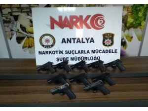 Antalya’da ruhsatsız silah operasyonu