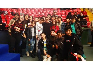 Minik halterciler Halil Mutlu ile buluştu