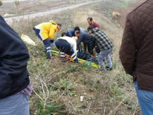 Hafif ticari araç şarampole yuvarlandı: 1 yaralı