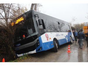 Elazığ’da otobüs kanala girdi:  1 yaralı