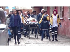 Diyarbakır’da anne ile kızı bacaklarından vuruldu