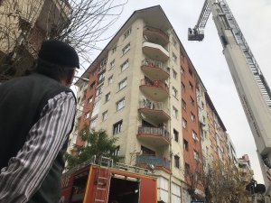 Eskişehir’de 8 katlı binadaki yangın korkuttu