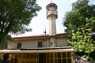 Sarıyakup Camii bakım bekliyor