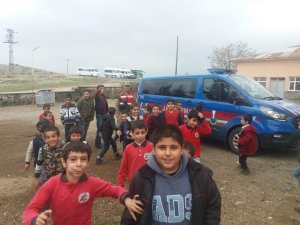 Polis ve Jandarmadan Huzurlu Parklar ve Okul önü uygulaması