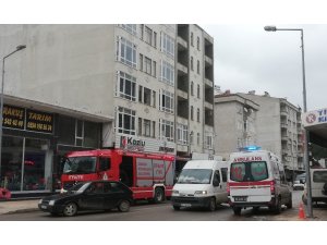 4 yaşındaki çocuk çakmakla oynarken yangın çıkardı