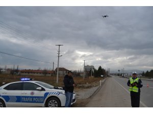 Şuhut’ta drone destekli trafik kontrolü