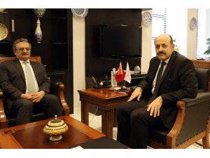 Pakistan Büyükelçisinden YÖK Başkanı Saraç'a ziyaret