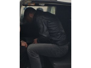 Komşu kavgasında bıçakla yaralamaya tutuklama