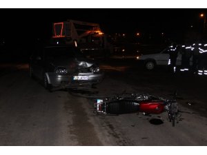 Otomobil ile motosiklet çarpıştı: 1 yaralı
