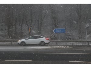 Bolu Dağı'nda yoğun kar yağışı başladı