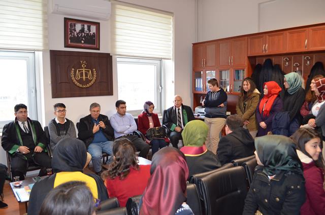 Öğrencilerden Ilgın Adliyesine ziyaret