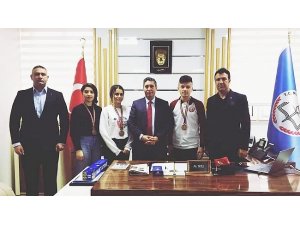 Ali Tatlı başarılı sporcuları ağırladı