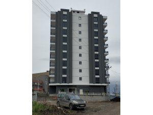 Asansör boşluğuna düşerek yaralandı
