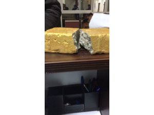 Altın külçe diye kaldırım taşını 50 bin liraya sattılar