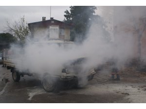 Otoparkta yanan araç kullanılmaz hale geldi