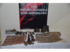 Van’da PKK’ya ait silah ve mühimmat ele geçirildi