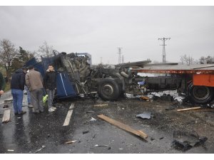 Kırklareli’de iki tır çarpıştı: 1 yaralı