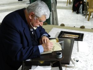 Ünlü Hattat Hüseyin Öksüz beğeni topladı