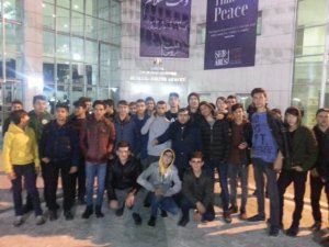 Lise öğrencileri Şeb-i Arus törenlerine katılıyor