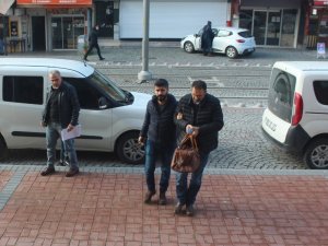 Aranan FETÖ şüphelisi uygulamada yakalandı