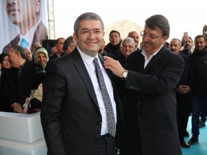 Van Büyükşehir Belediye Başkan Adayı Takva, partililerle bir araya geldi