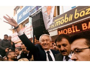 AK Parti’nin Isparta adayı Başdeğirmen’e kalabalık karşılama