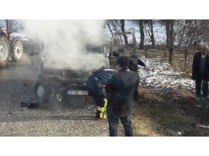 Elektrik kontağından çıkan yangın kamyoneti kül etti