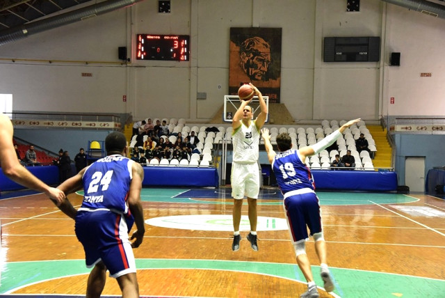 Selçuklu Basketbol Manisa’da kayıp
