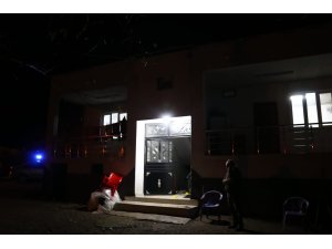 Cinnet getiren baba eşini ve çocuklarını vurdu: 2 ölü, 2 yaralı