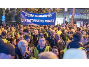 Karadağ'da "sarı yelekli" protesto