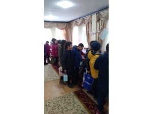 Öğrenciler huzurevini ziyaret etti