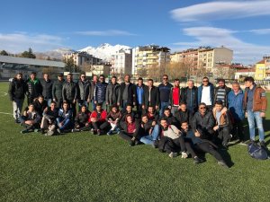 Futbol bahane, dostluk şahane