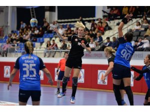 Muratpaşa Belediyespor kadın hentbol takımında galibiyet sevinci