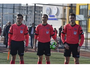 Abdulkadir Bitigen, akşam Süper Lig, sabah Amatör Lig maçında