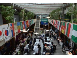 Otel ve yiyecek-içecek işletmeleri Özyeğin Üniversitesi'nde öğrencilerle buluştu