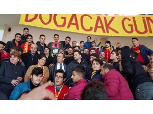 Adil Gevrek: “Oyuncularımı canı gönülden kutluyorum”