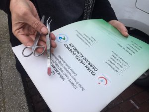 Kadın doktordan genç kıza Çin işkencesi