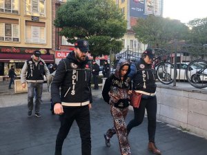 Uyuşturucu taciri 5 kişi adliyede